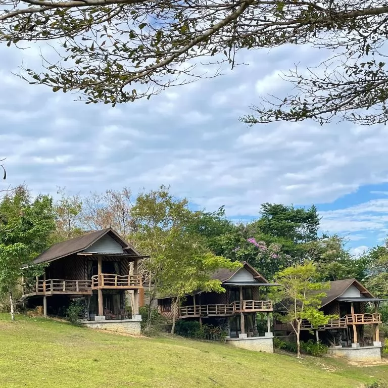 Overnight Khao Sok & Cheow Lan Lake Journey