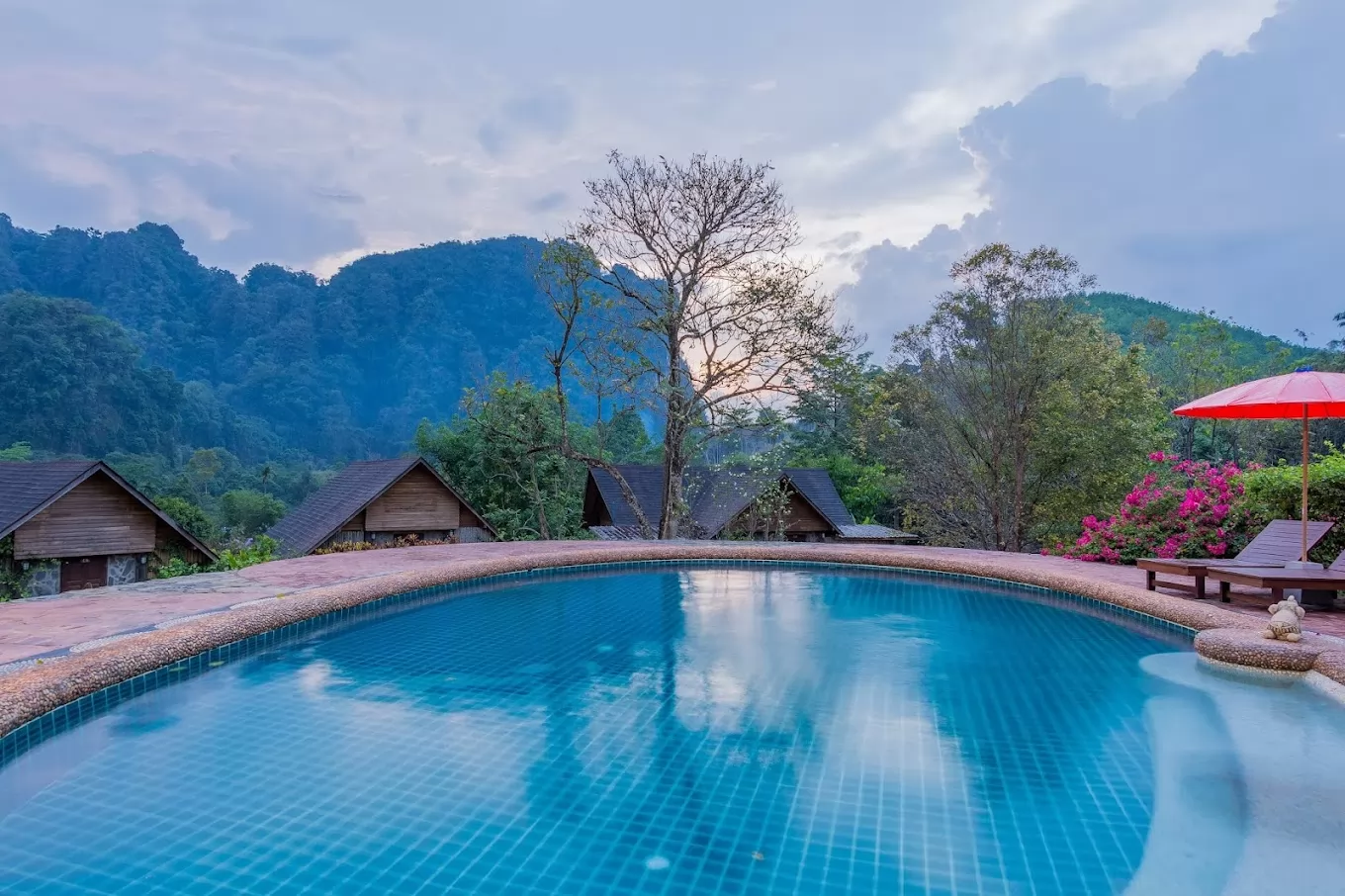 Overnight Khao Sok & Cheow Lan Lake Journey