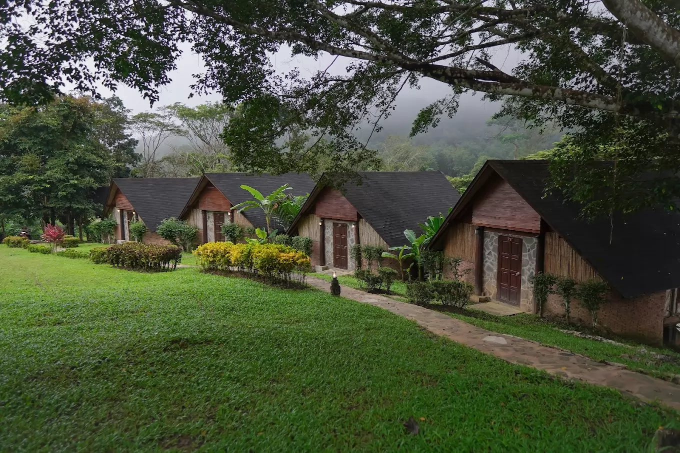 Overnight Khao Sok & Cheow Lan Lake Journey